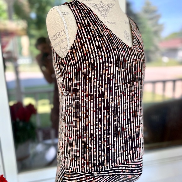 Women’s White House Black Market Sleeveless Blouse - Picture 3 of 5